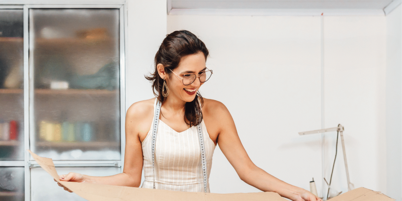 สินค้าสั่งผลิต  (Custom-Made)