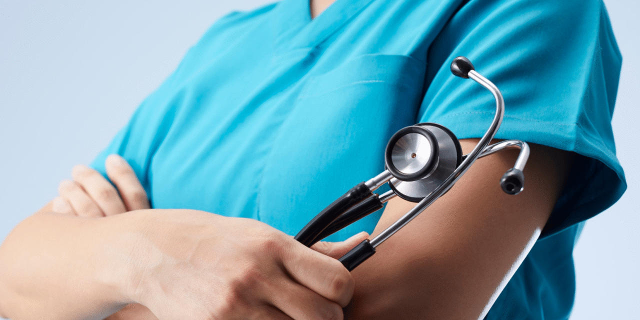 เทรนด์ชุดสครับยุคใหม่ ไม่ใช่แค่ใส่สบาย แต่ต้องเสริมภาพลักษณ์